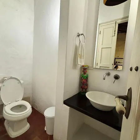 Сasa de vacaciones Marvelous 3br House With Pool In