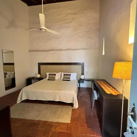 Сasa de vacaciones Marvelous 3br House With Pool In