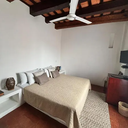 Сasa de vacaciones Marvelous 3br House With Pool In *